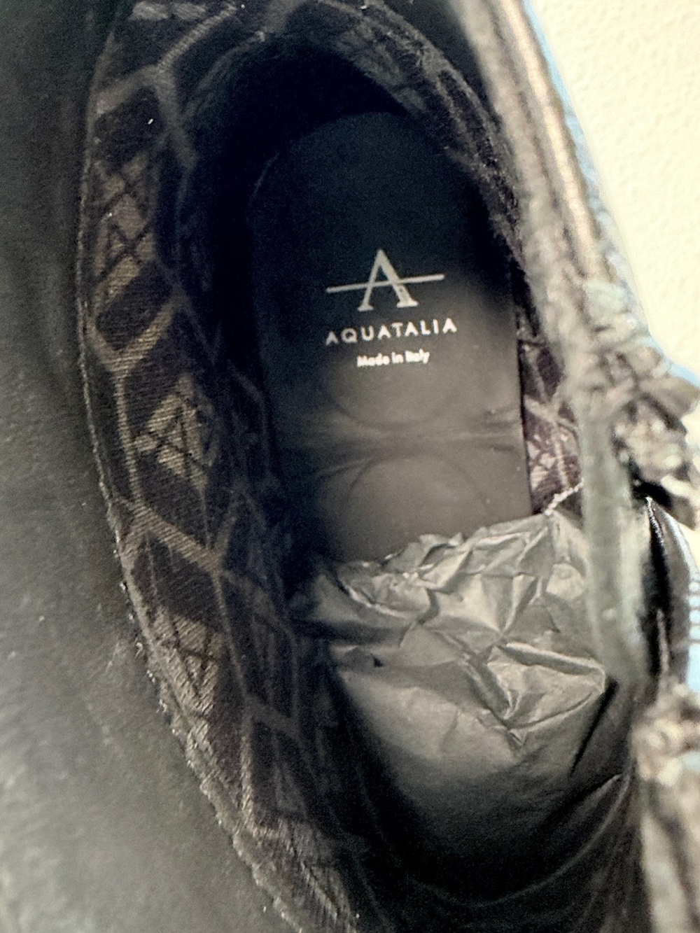 Aquatalia Waterproof Black Leather Pointed Toe Ankle Booties size 7.5 sleek - Picture 15 of 15